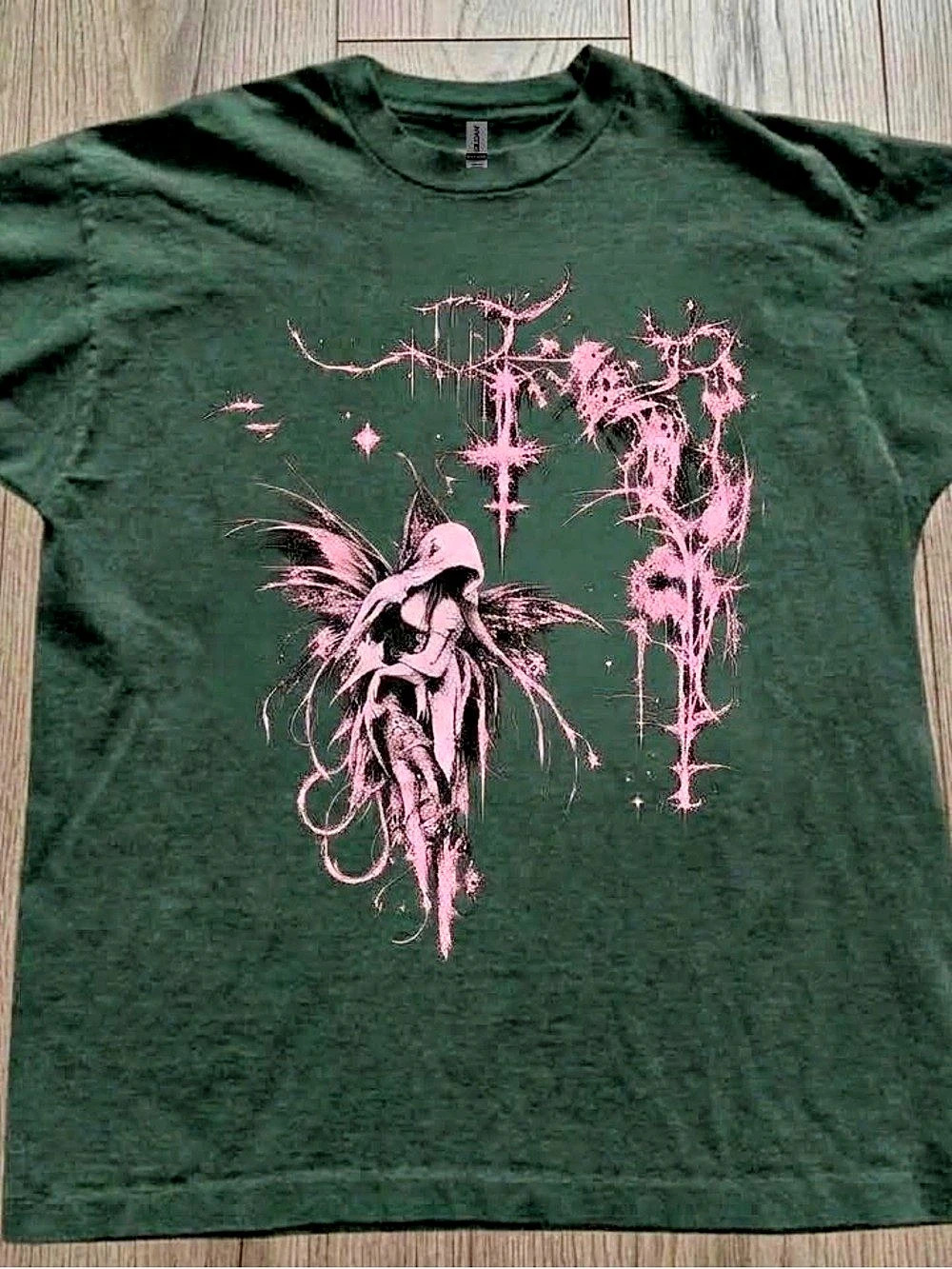 HLAVLAN Graphic Tee in Green & Pink NWT